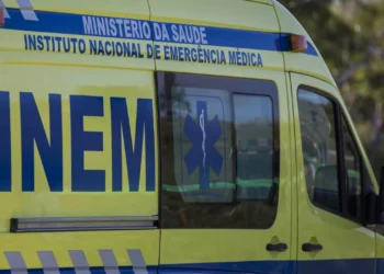 Motociclista morre e mulher fica em estado grave após despiste em Avis