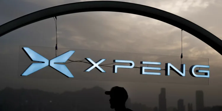 Xpeng anuncia head-up display com a Huawei. Estreia será no SUV G7