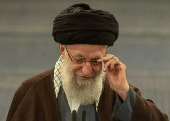 Quais as reais chances do aiatolá Ali Khamenei renunciar ou morrer no Irã?