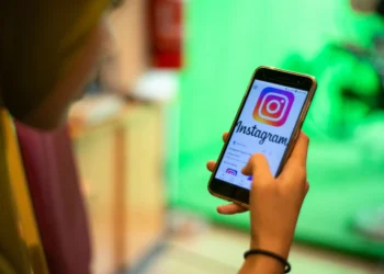 Governo decide que Instagram é “não recomendado para menores de 16 anos”