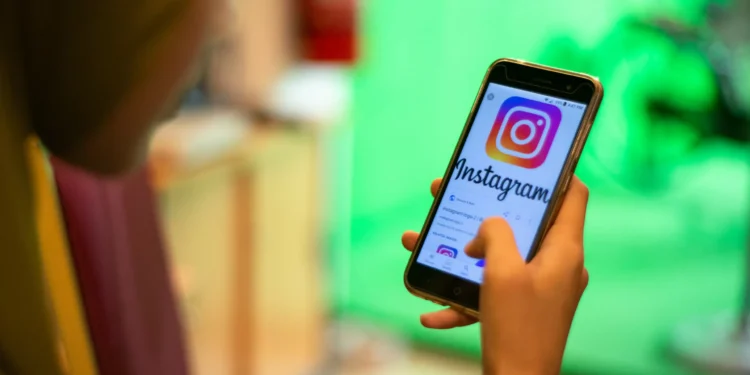 Governo decide que Instagram é “não recomendado para menores de 16 anos”