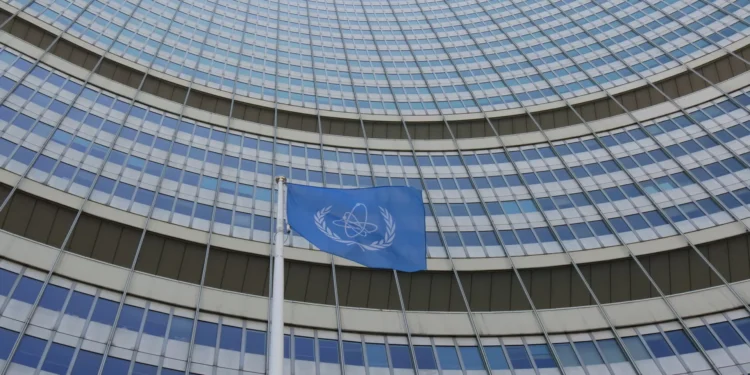 Agência de Energia Atómica nega danos em instalações nucleares do Irão
