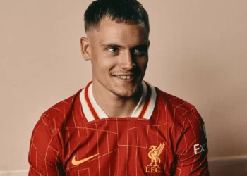 EM DIRETO: Siga os rumores e os negócios do mercado de transferências