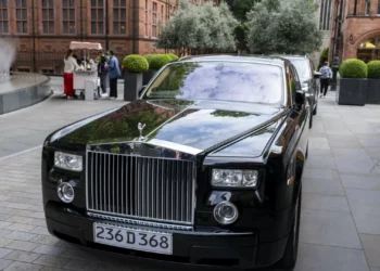 Fabricantes britânicos de carros de luxo registam exportações bilionárias