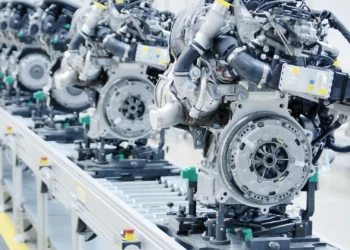 Insólito: Dois trabalhadores de fábrica automóvel roubaram 1.000 motores