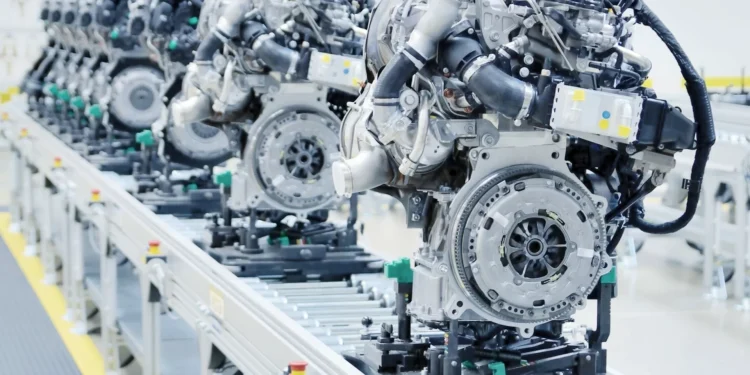 Insólito: Dois trabalhadores de fábrica automóvel roubaram 1.000 motores