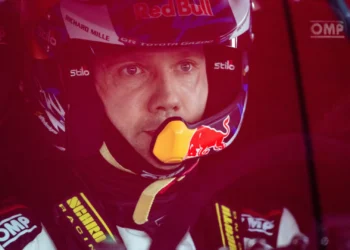 Sébastien Ogier lidera Rali da Sardenha após primeiro dia