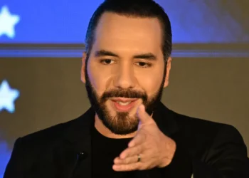 Advogado crítico de Bukele detido por “branqueamento de capitais”