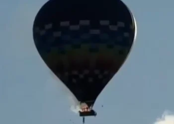 Anac inicia investigação sobre acidente com balão em Praia Grande (SC) que deixou oito mortos