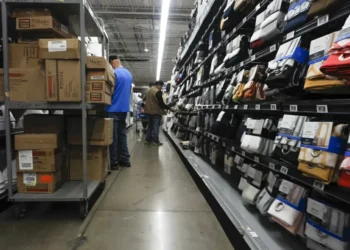 Mercado de trabalho dos Estados Unidos apresenta estabilidade com crescimento moderado de salários