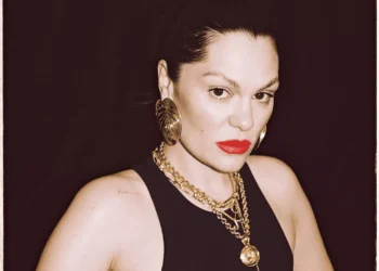 Veja causas e sintomas do câncer de mama, doença que acometeu a cantora Jessie J