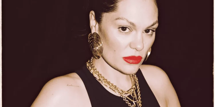 Veja causas e sintomas do câncer de mama, doença que acometeu a cantora Jessie J