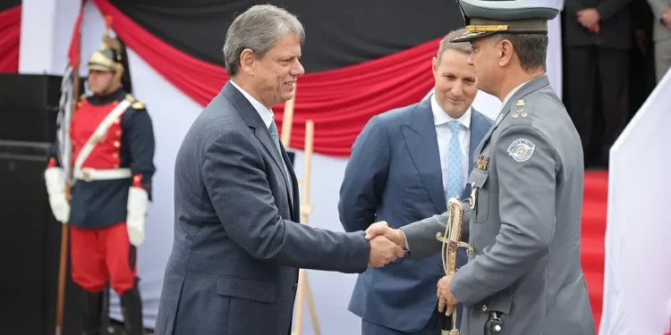 Governo de SP reforça segurança com cerca de dois mil policiais militares que se formam em São Paulo