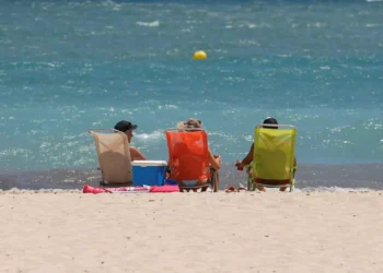 “Persistência de valores elevados da temperatura máxima”. Que distritos?