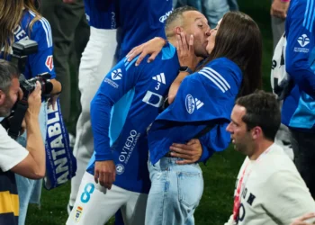 O verdadeiro conto de fadas. Santi Cazorla guia Real Oviedo à La Liga