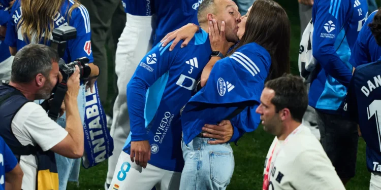 O verdadeiro conto de fadas. Santi Cazorla guia Real Oviedo à La Liga