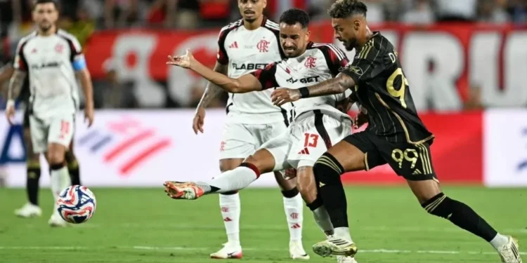 Flamengo busca empate no final e encerra fase de grupos do Mundial de Clubes invicto
