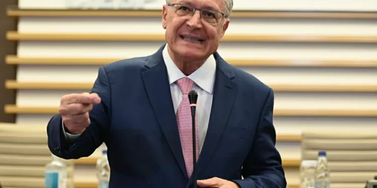 ‘Questão do Bolsonaro é do Judiciário e não atrapalha negociações com EUA’, diz Alckmin