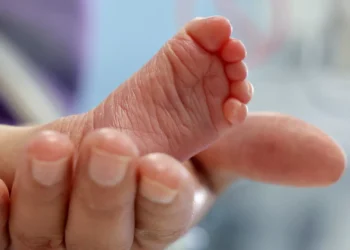 ‘Testes do pezinho’ mostram mais nascimentos no 1.º semestre do ano