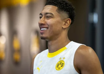 Bellingham chegou ao treino no potente protótipo Polestar 5