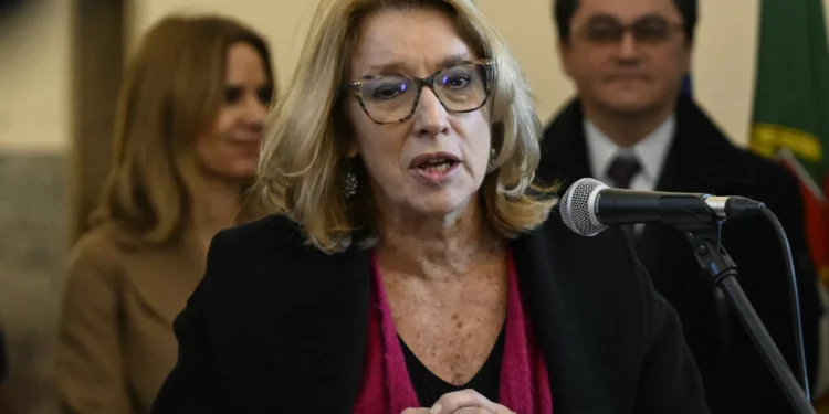 Ministério garante que Governo não quer eliminar a falta por luto gestacional