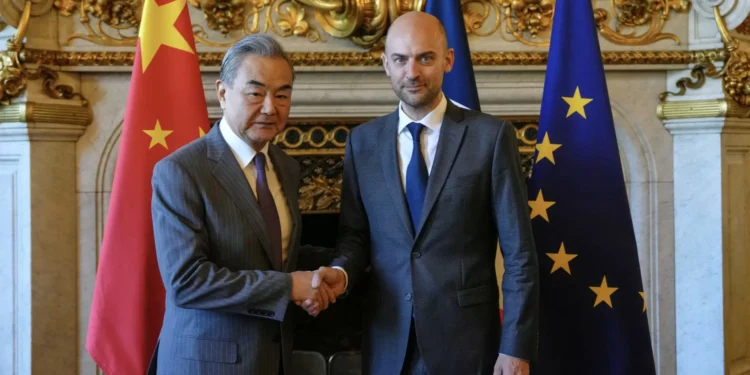 França satisfeita com isenções a tarifas chinesas sobre bebidas da UE