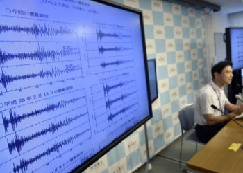 Japão eleva alerta de tsunami para 3 metros após sismo ao largo da costa