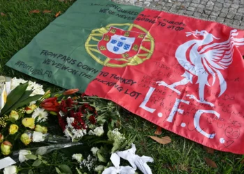 Jogadores do Liverpoool em peso no adeus a Diogo Jota em Gondomar