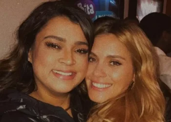 Carolina Dieckmmann chora ao recordar os momentos finais de Preta Gil