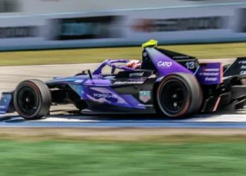 Piloto português Félix da Costa perde dois pontos no Mundial de Fórmula E