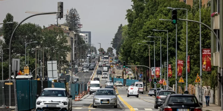 Mercado automóvel cresce 4,2% no primeiro semestre para 143.012 veículos