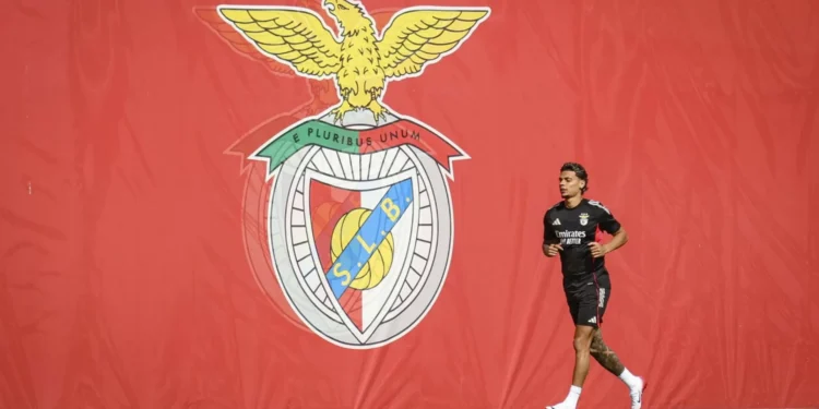 Como foi o primeiro dia de Richard Ríos no Seixal? Benfica mostra tudo