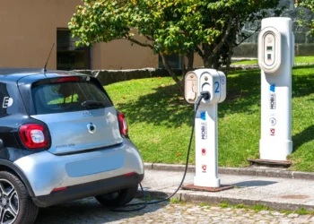 Carregamentos de carros elétricos subiram 48% nesta rede