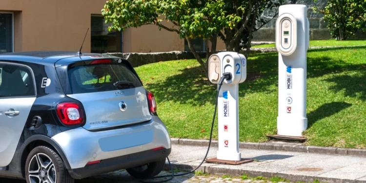 Carregamentos de carros elétricos subiram 48% nesta rede