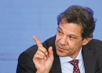 Varejo dá sinais de retomada mas serviços aindam sofrem, aponta IGet