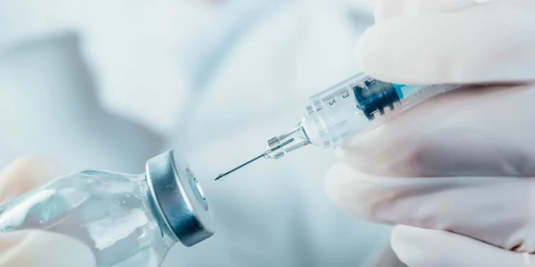 Brasil anuncia investimento milionário para acelerar produção nacional de vacinas