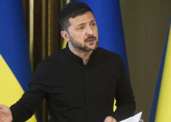 Zelensky diz que começaram conversações para possível encontro com Putin