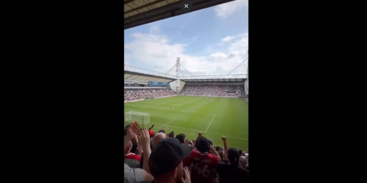 Cantar sem parar. Adeptos do Liverpool não esquecem Diogo Jota