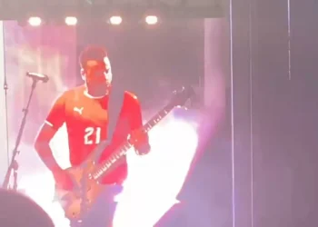 Muse homenageiam Diogo Jota durante concerto no NOS Alive. Veja