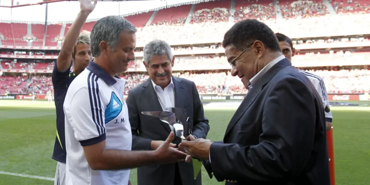 Benfica ‘arruma a casa’ e Mourinho tenta recolocar ‘coroa’ na Eusébio Cup