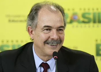 A curiosa justificativa de Mercadante por ‘bolo’ em missão à Noruega