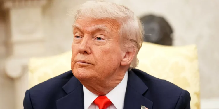 Juiz mantém suspensa ordem de Trump contra cidadania para filhos de ilegais