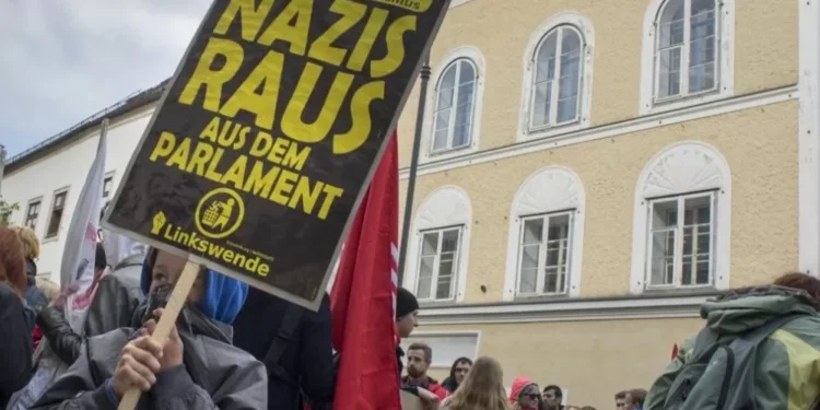 Cidade natal de Hitler muda nome de ruas que homenageavam nazistas