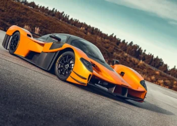 Primeiro supercarro português mostra-se no Circuito de Vila Real