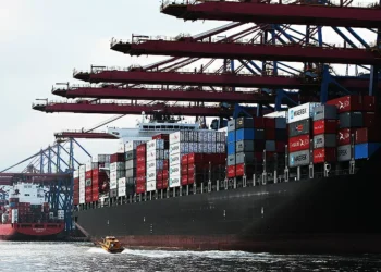 Aumento das importações faz saldo na balança cair 27,6% no semestre, para US$ 30,1 bi