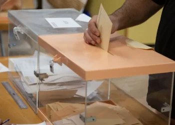 É estrangeiro e vive em Portugal? Quer votar nas Autárquicas? Saiba como