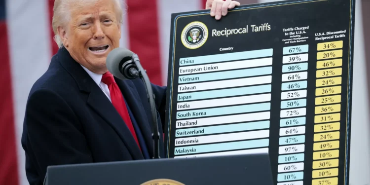 Gigantes automóveis de Japão e Alemanha sofrem impacto de tarifas dos EUA