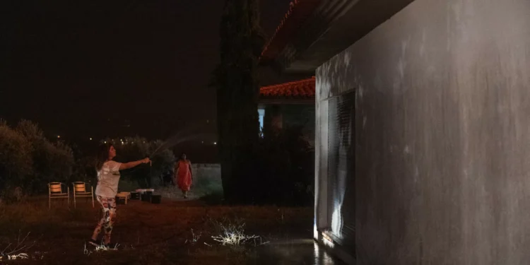 AO MINUTO: Portugal continua em alerta; Bombeiro morre a caminho de fogo