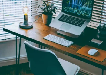 É possível usar o notebook sem a bateria? 