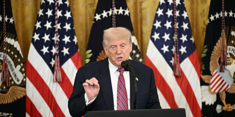 Ibovespa cai mais de 4% em julho e coloca freio na escalada da bolsa